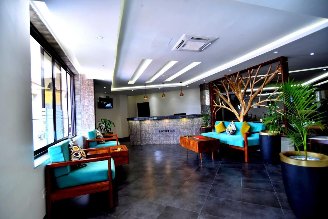 Hotel Victoria Mews Kampala