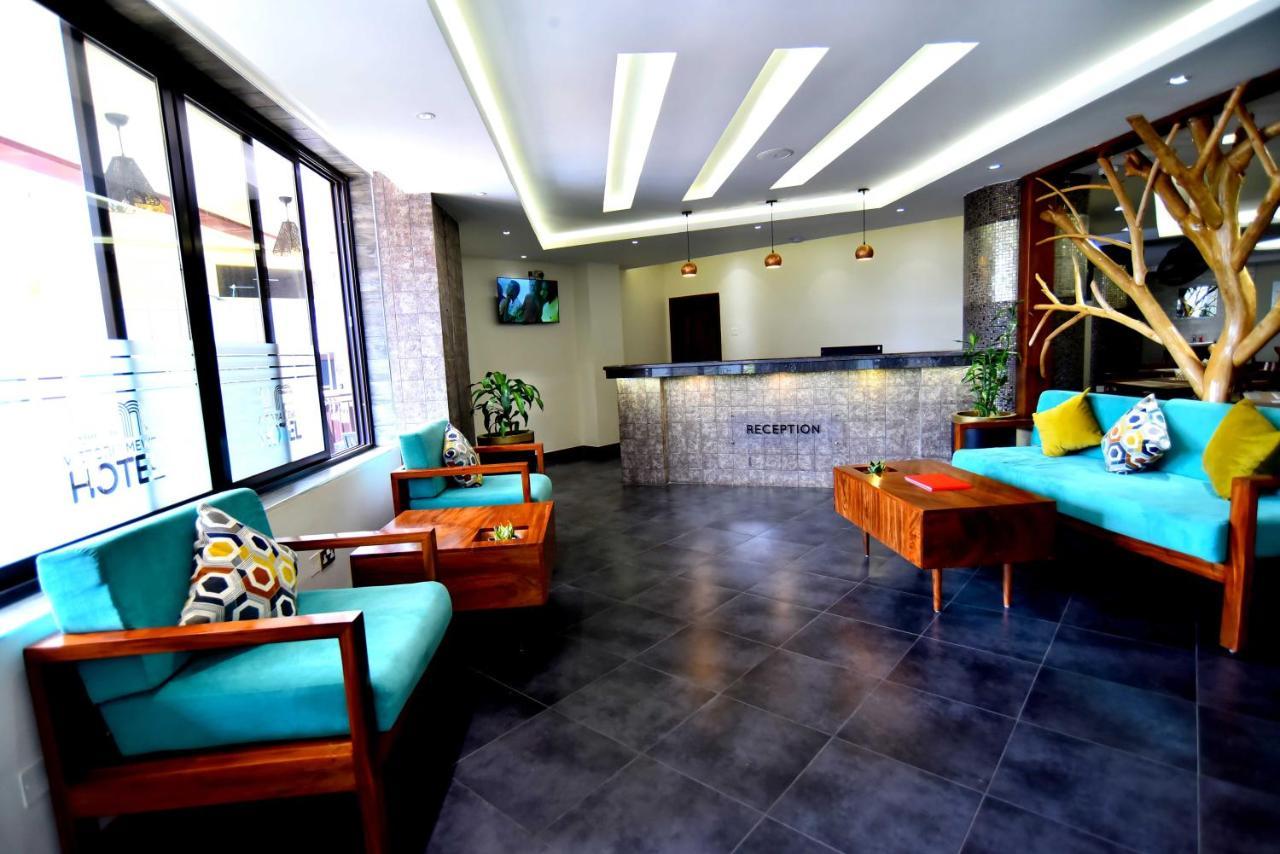 Victoria Mews 3*